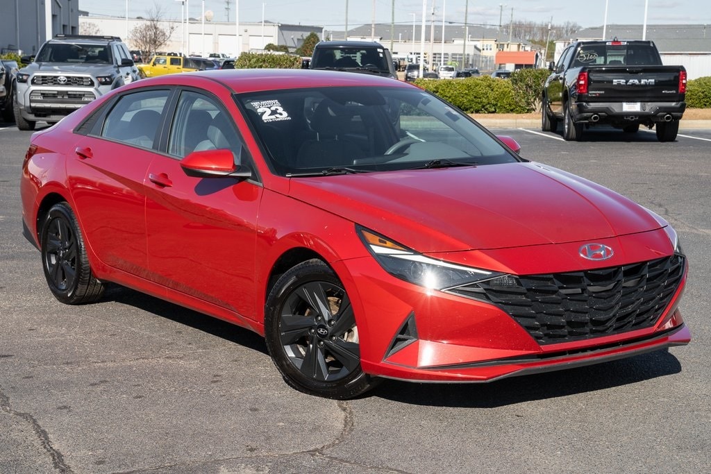 2023 Hyundai Elantra SEL's photo