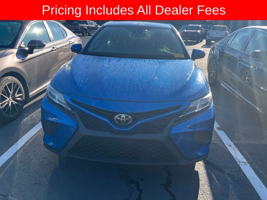 Used 2019 Toyota Camry SE Sedan