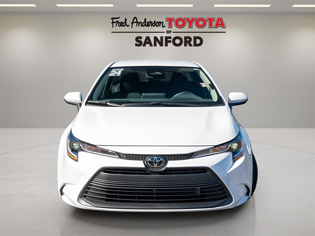 2024 Toyota Corolla LE photo 2