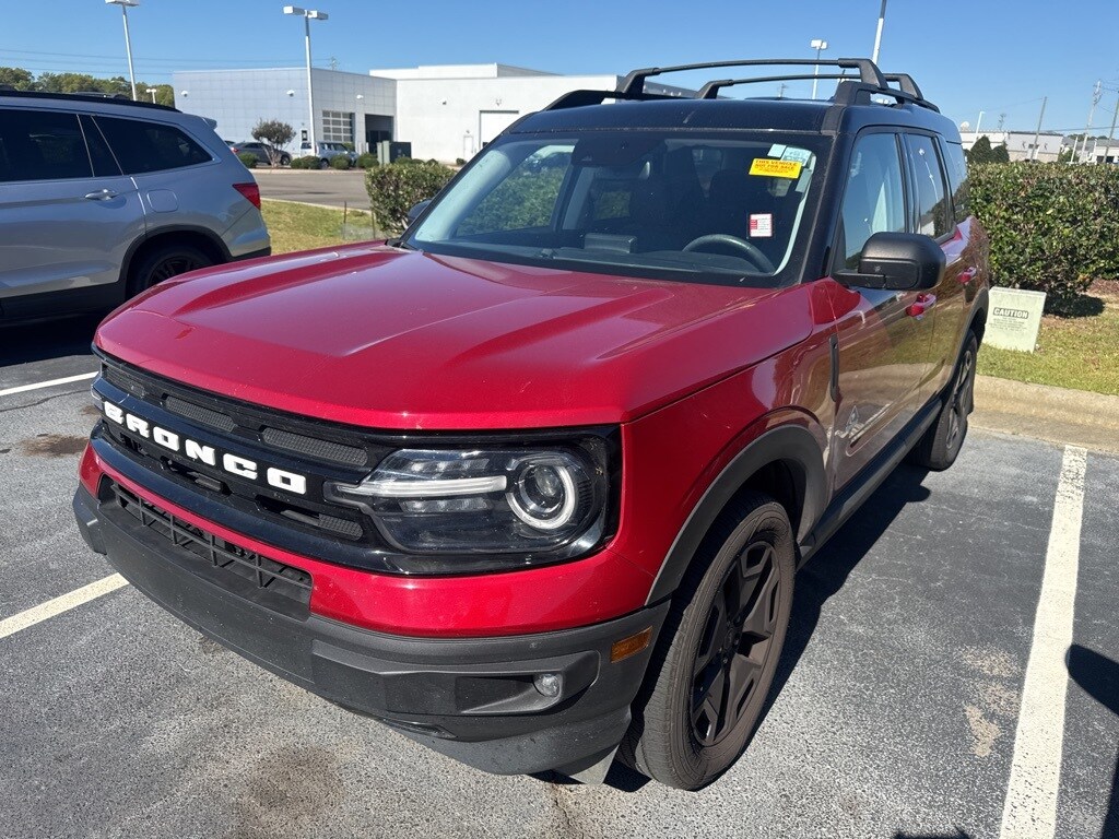 2021 Ford Bronco Sport Outer Banks photo 2