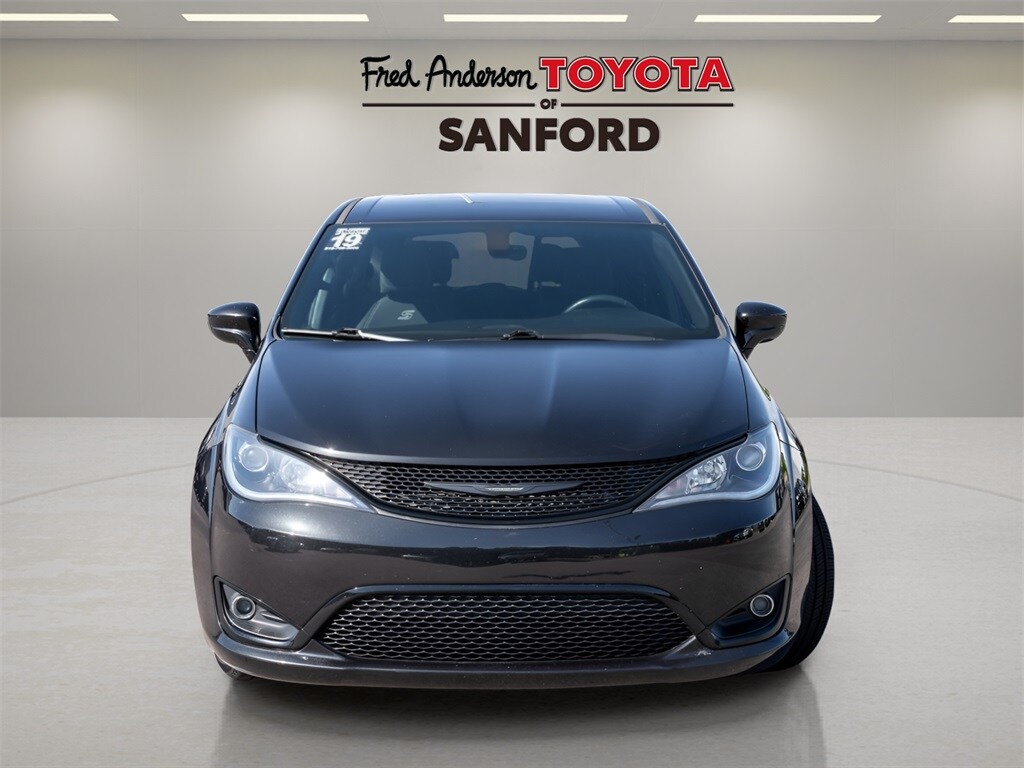 2019 Chrysler Pacifica Touring Plus photo 2