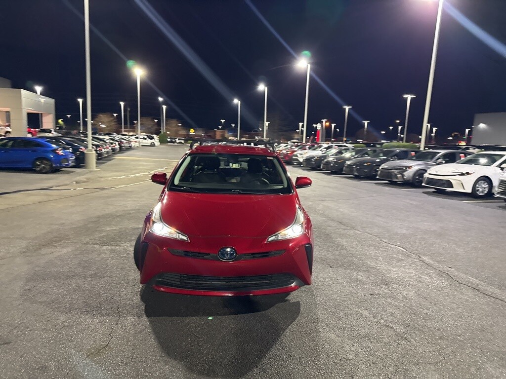 2020 Toyota Prius L photo 3