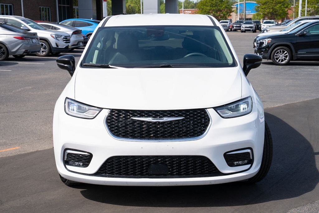 Used 2024 Chrysler Pacifica Touring L Van Passenger Van