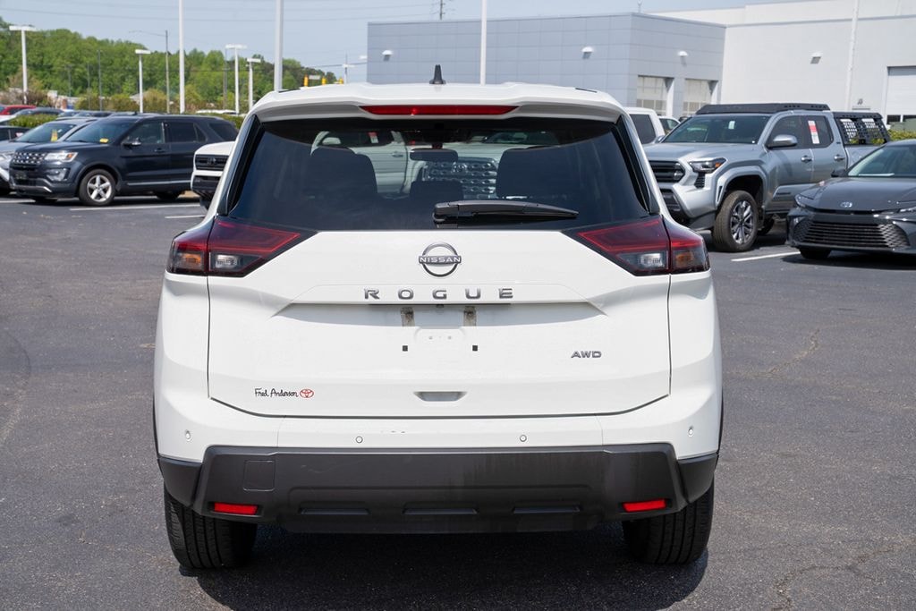 Used 2024 Nissan Rogue S SUV