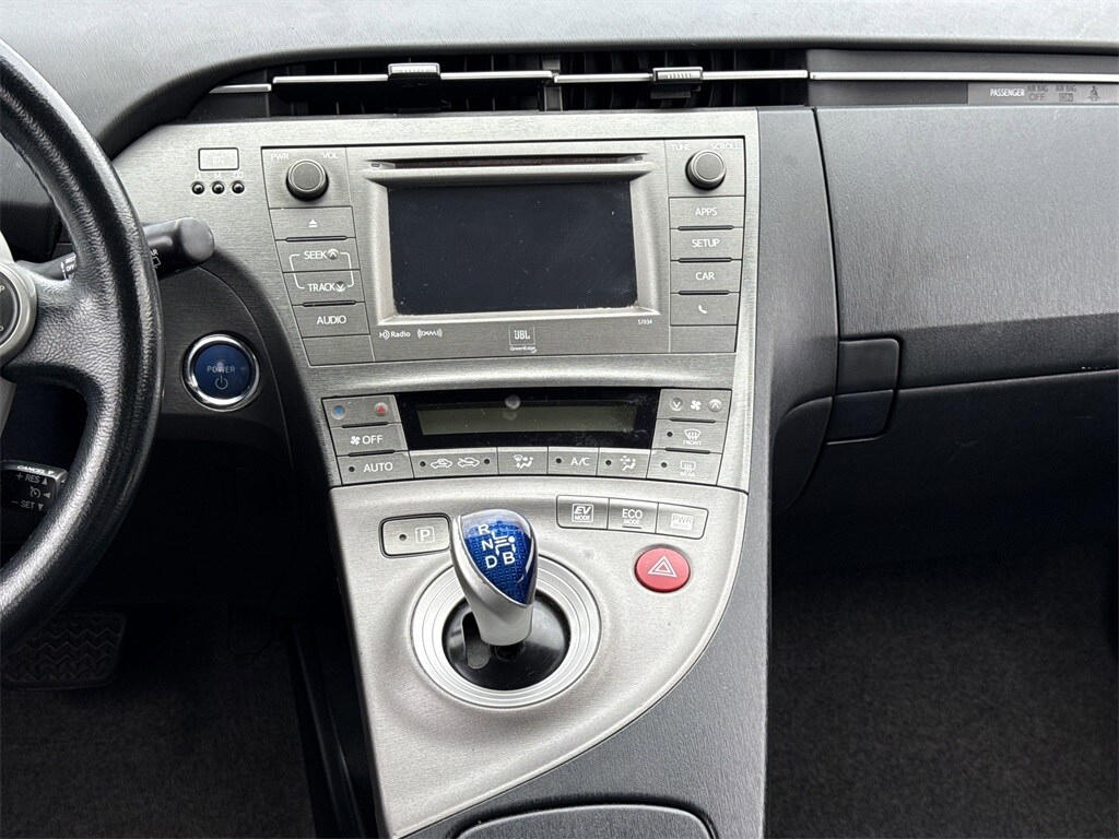 2013 Toyota Prius Four photo 3