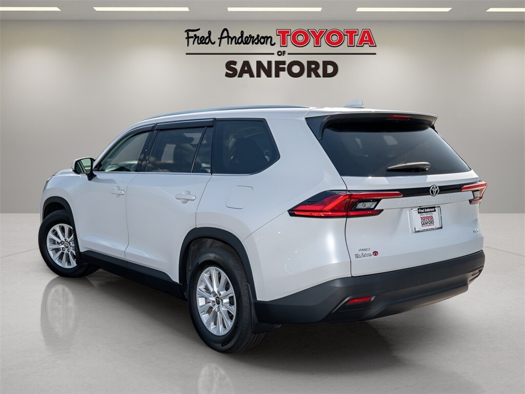 2024 Toyota Grand Highlander XLE photo 3