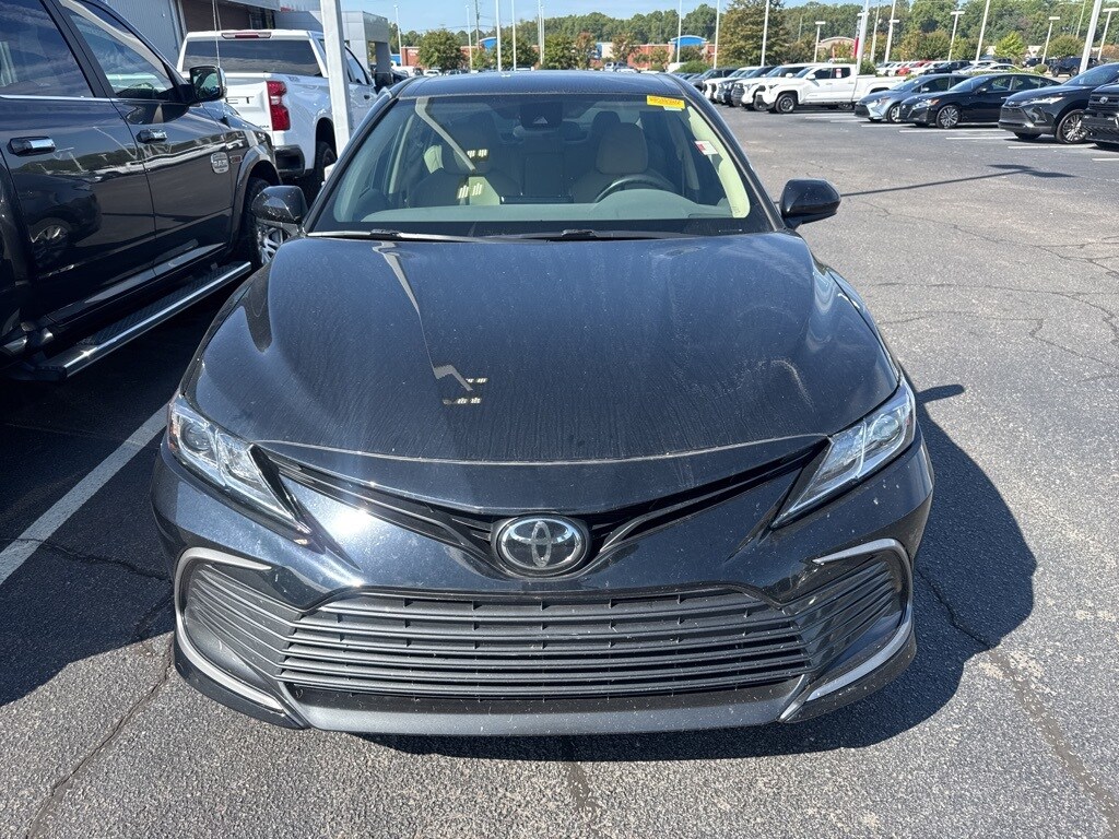 2023 Toyota Camry LE photo 2