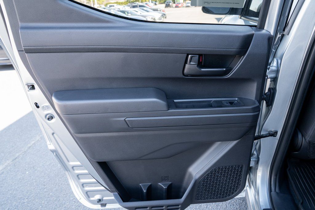 2025 Toyota Tacoma SR5 - Photo 9