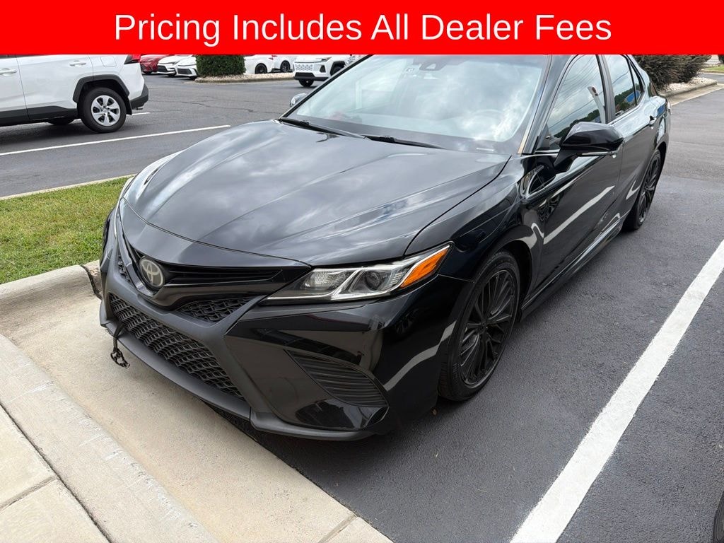 Used 2018 Toyota Camry SE Sedan