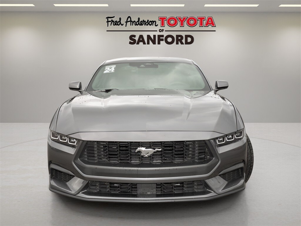 2024 Ford Mustang EcoBoost photo 2