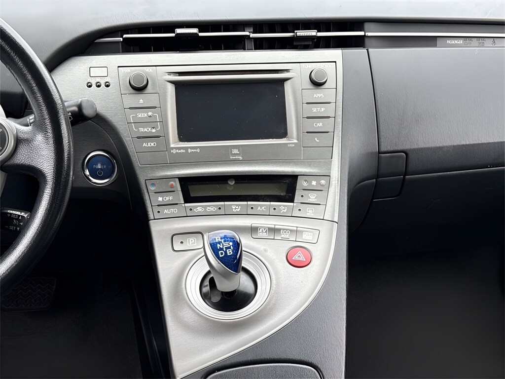 2013 Toyota Prius Four photo 3
