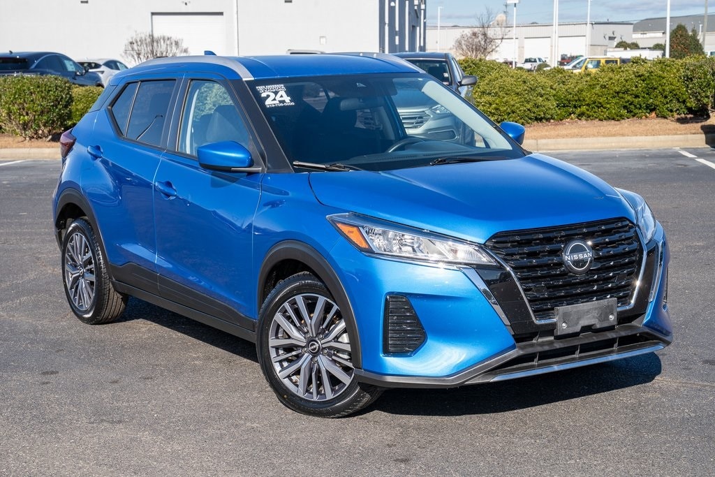 2024 Nissan Kicks SV's photo