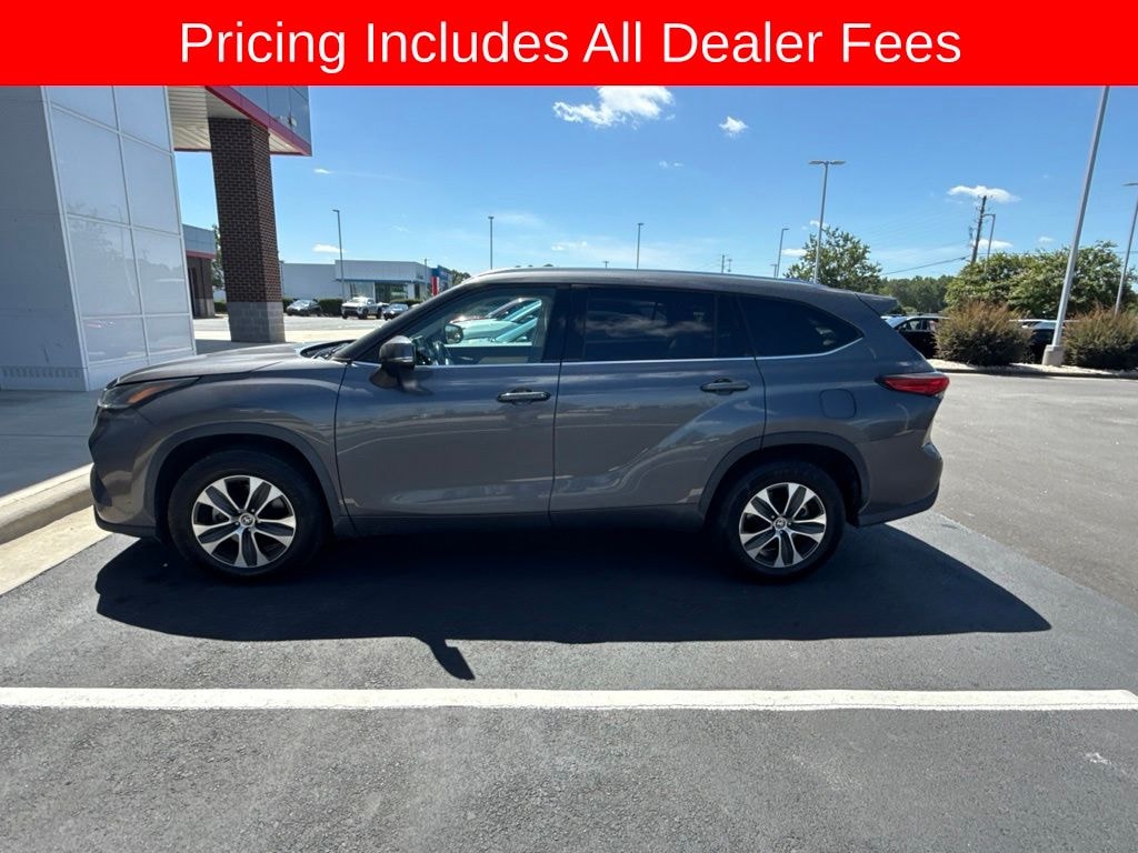 Used 2021 Toyota Highlander XLE SUV
