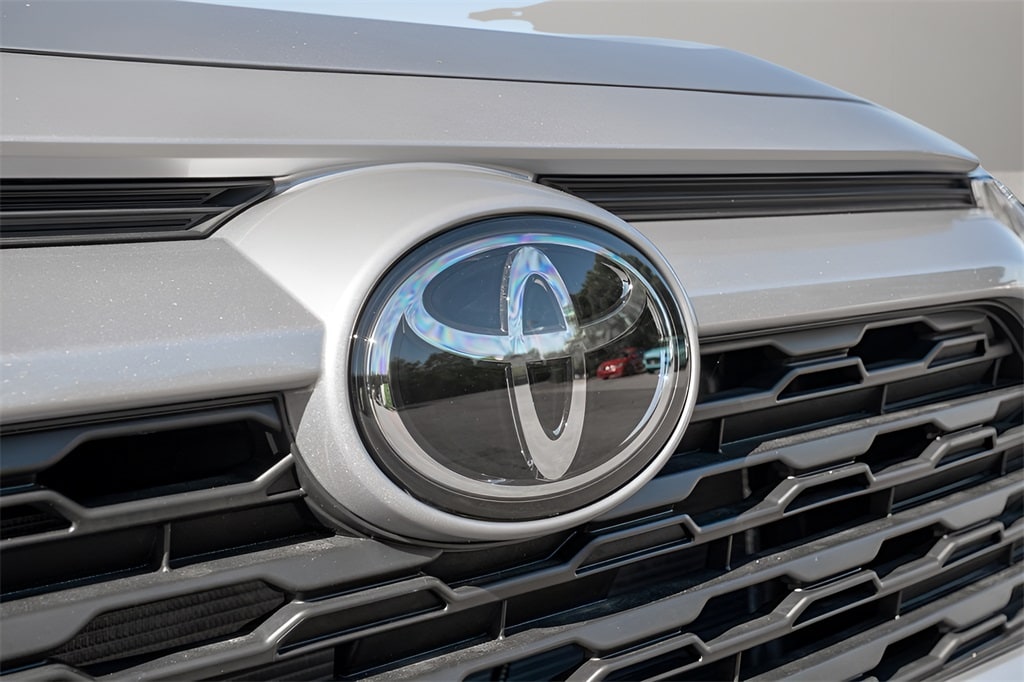 New 2025 Toyota RAV4 XLE SUV