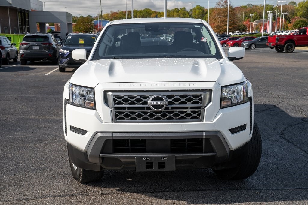 2023 Nissan Frontier SV photo 2