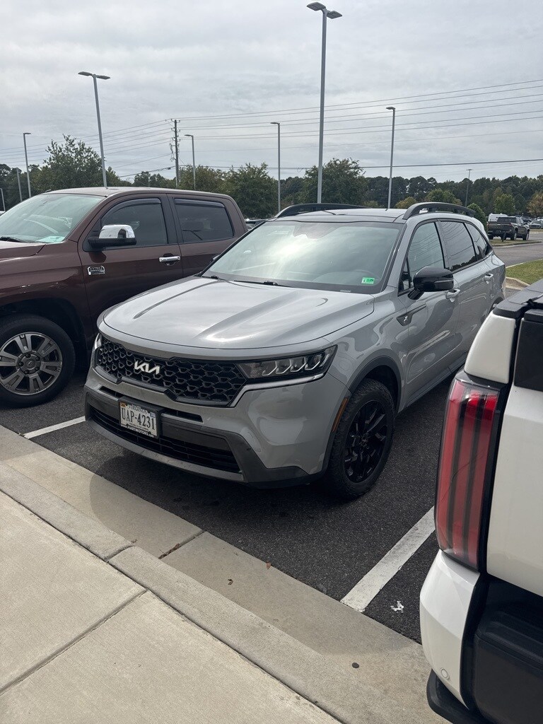 2022 Kia Sorento S photo 2