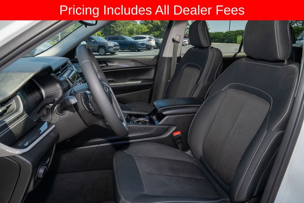 2023 Jeep Grand Cherokee L Laredo - Photo 11