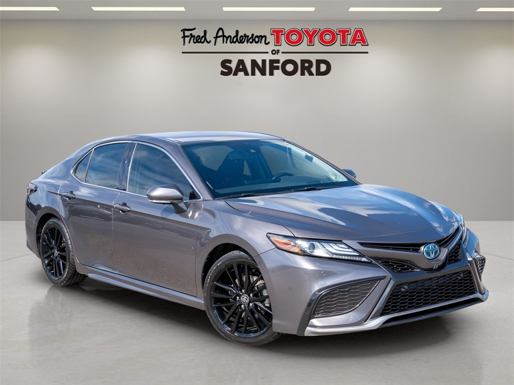 2022 Toyota Camry Hybrid Sedan 