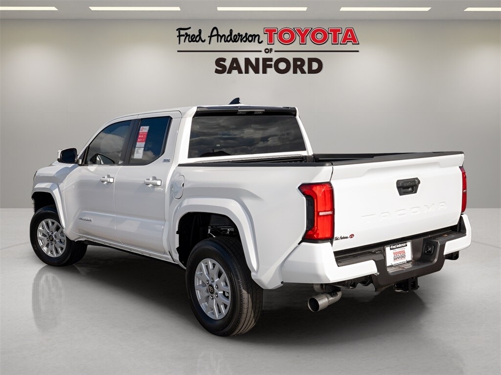 2025 Toyota Tacoma SR5 photo 4