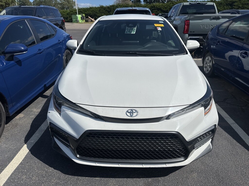 2022 Toyota Corolla SE photo 2