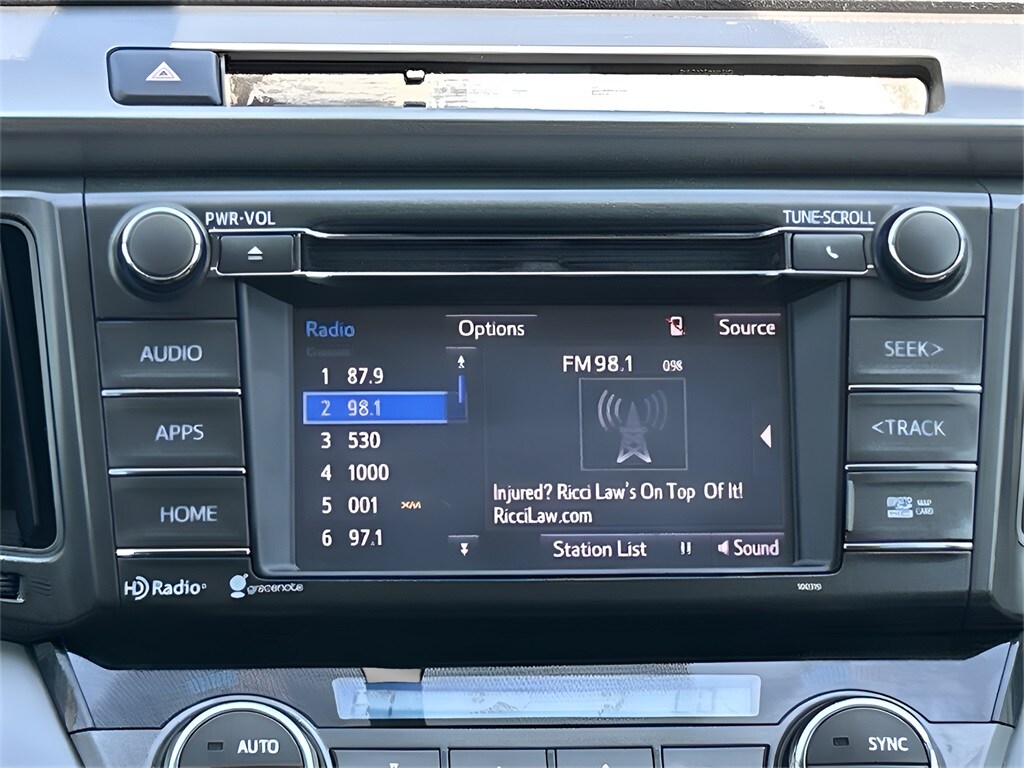 2014 Toyota RAV4 XLE photo 4