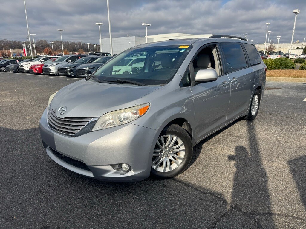 Used 2016 Toyota Sienna L Van