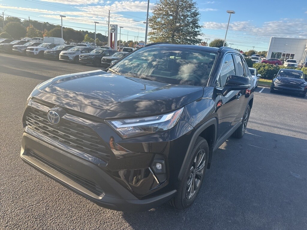 2022 Toyota RAV4 Hybrid XLE Premium photo 2