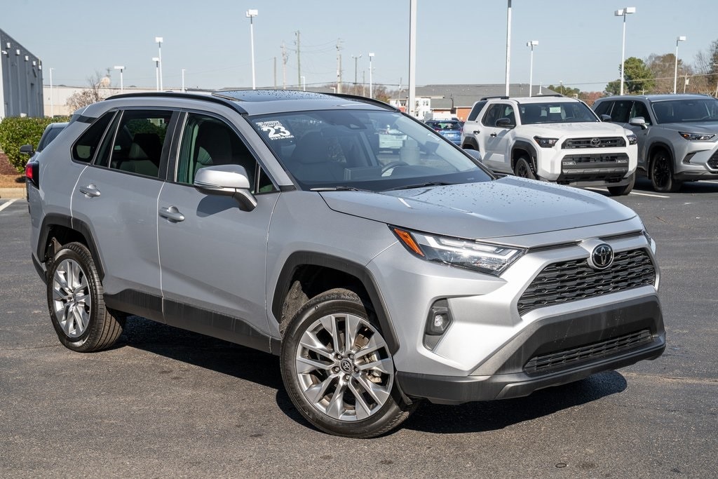 2023 Toyota RAV4 XLE Premium's photo