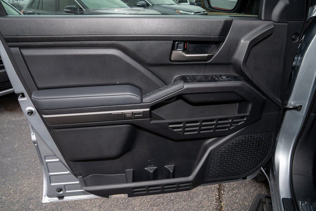 2025 Toyota Tacoma TRD Off Road - Photo 11