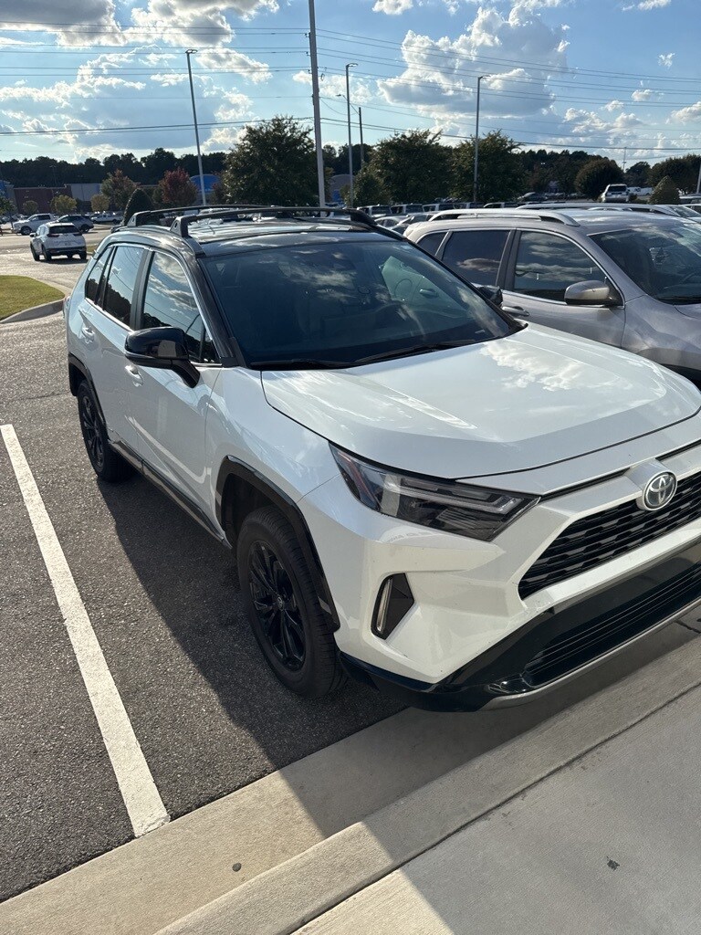 2023 Toyota RAV4 Hybrid XSE photo 2