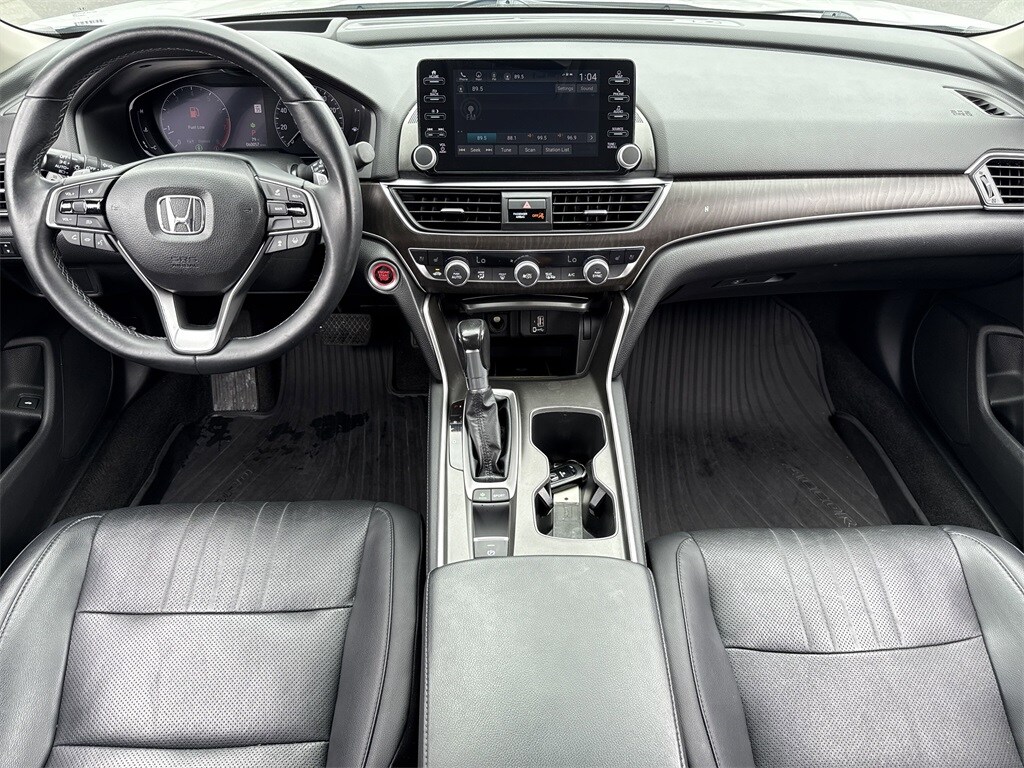 2018 Honda Accord Touring photo 2