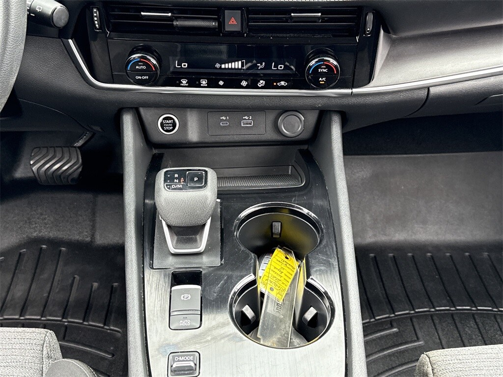 2021 Nissan Rogue SV photo 4