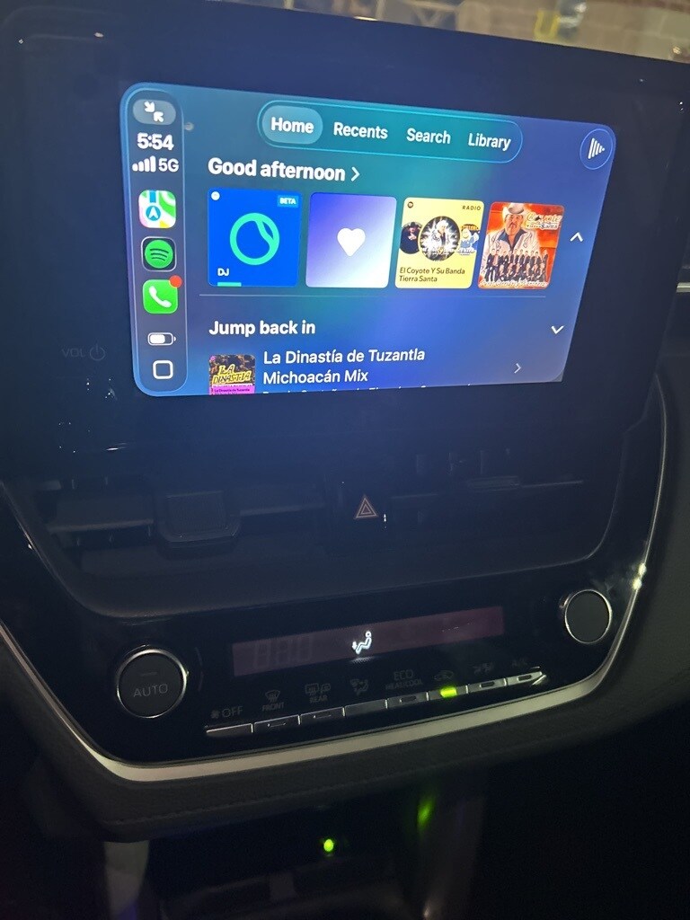 2024 Toyota Corolla Cross LE photo 4