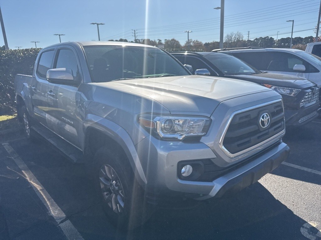 2017 Toyota Tacoma SR5 photo 3