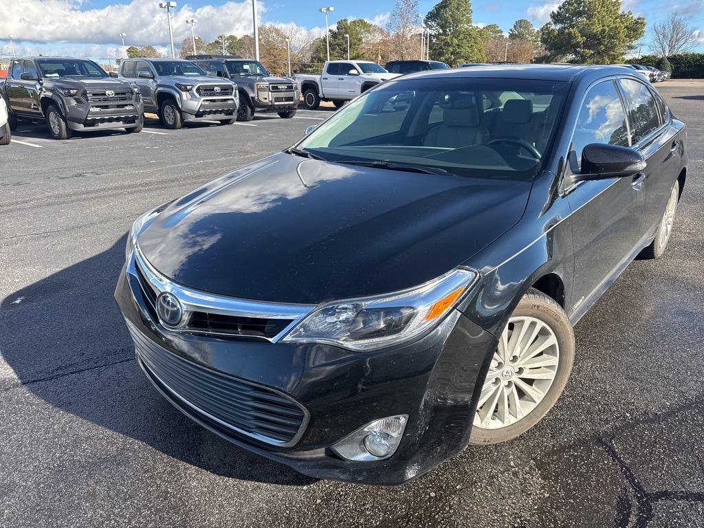 2015 Toyota Avalon Limited Hybrid's photo