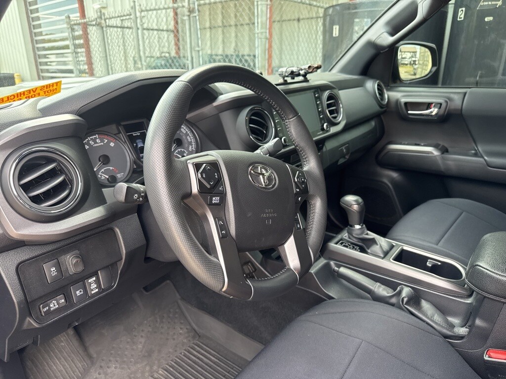 2022 Toyota Tacoma TRD Sport V6 photo 3