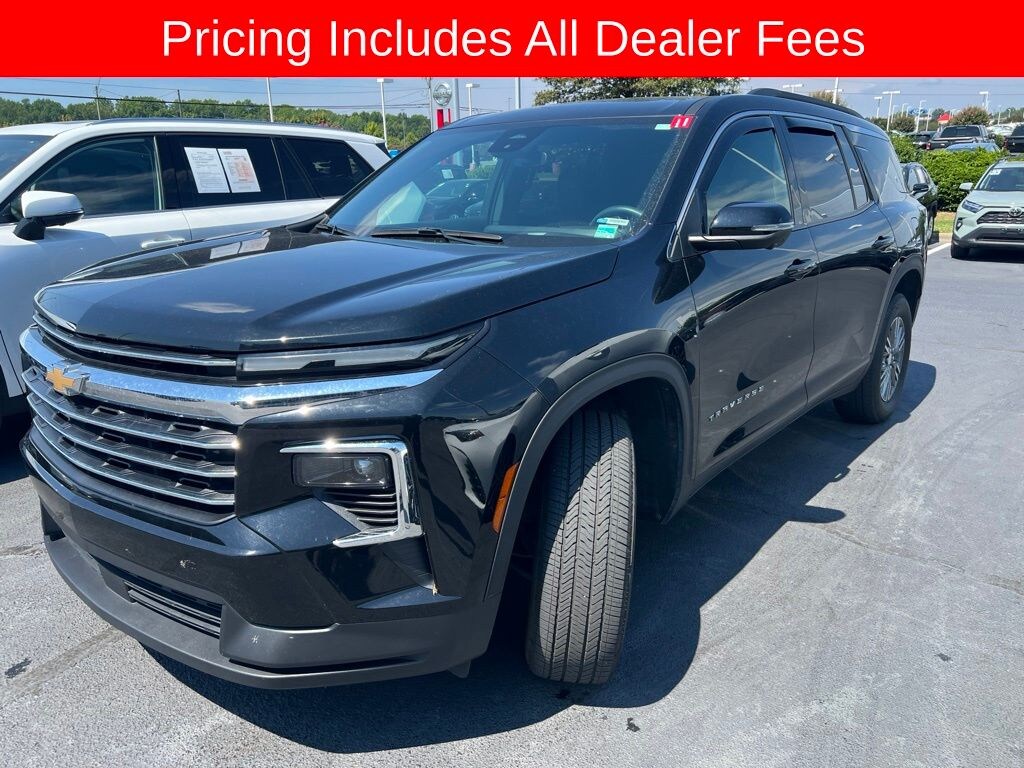 Used 2024 Chevrolet Traverse LT SUV