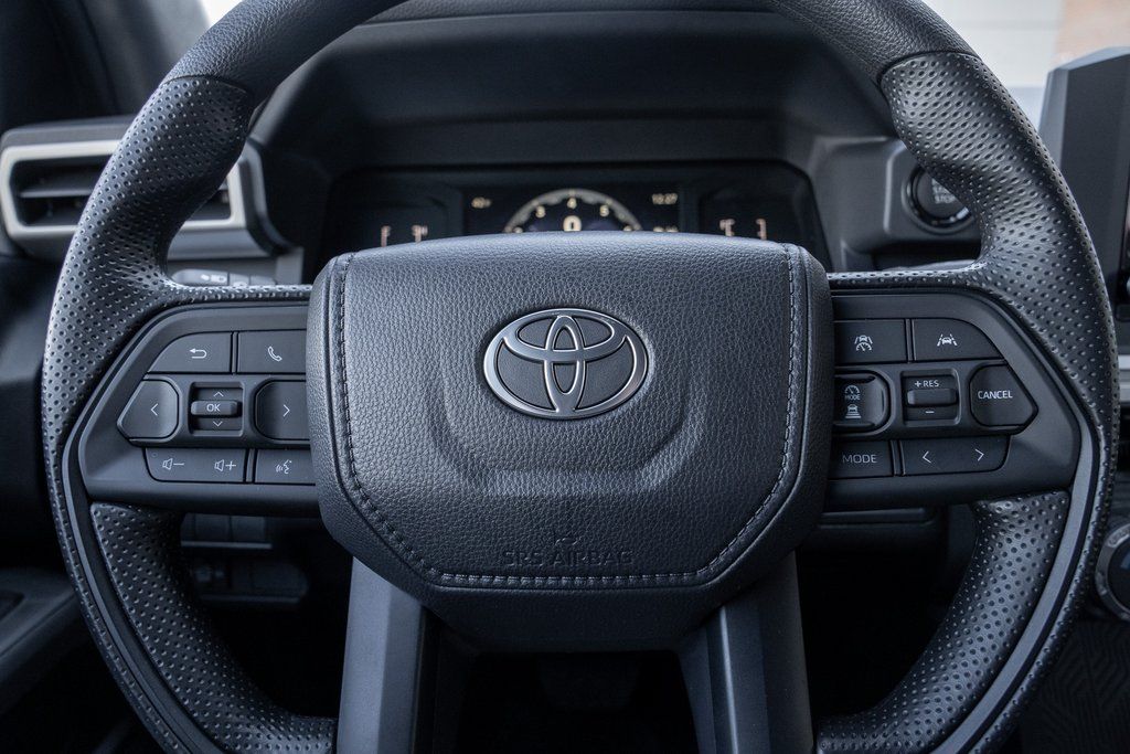 2025 Toyota Tacoma SR5 - Photo 16