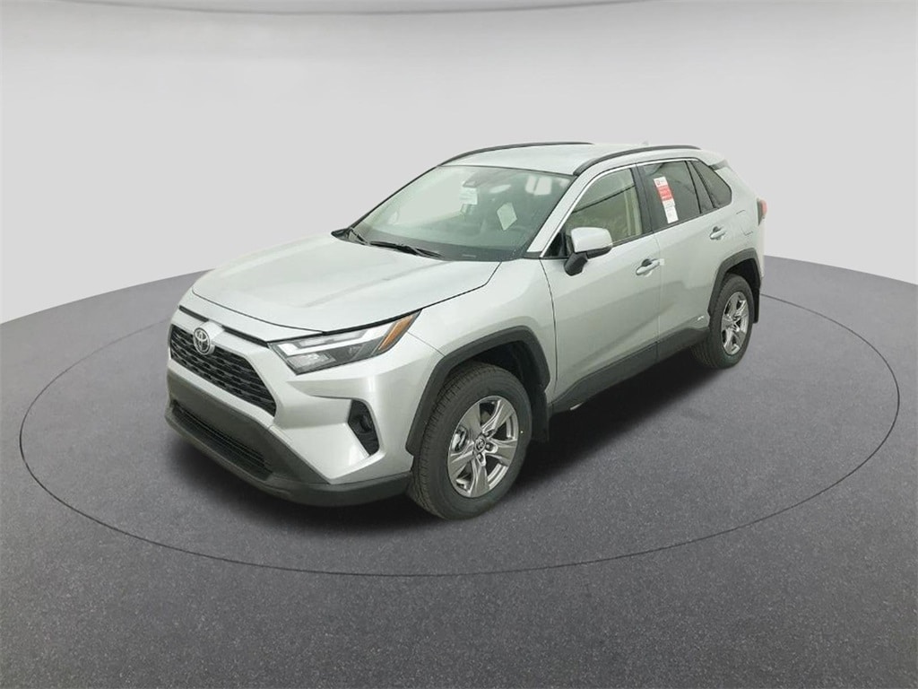 2025 Toyota RAV4 XLE's photo