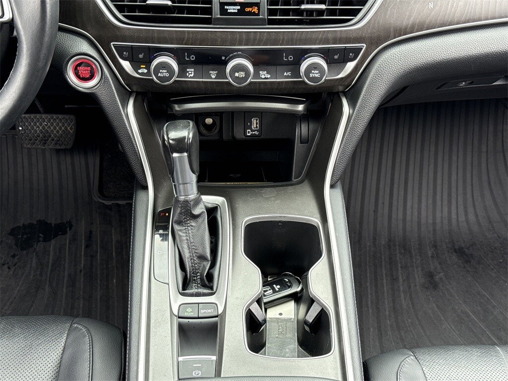 2018 Honda Accord Touring photo 4