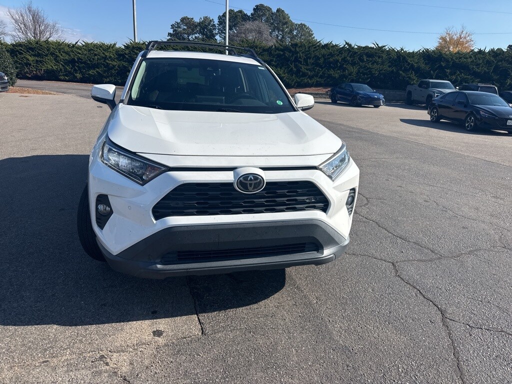 2019 Toyota RAV4 XLE Premium photo 2