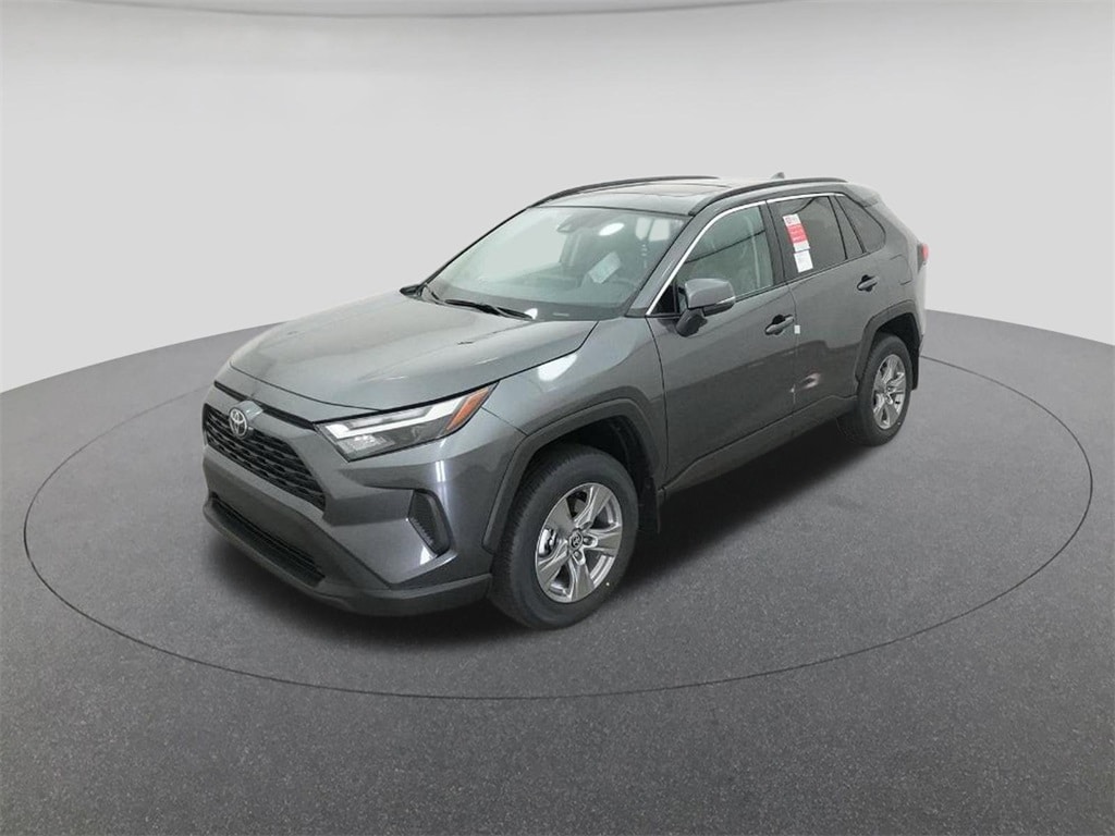 2025 Toyota RAV4 XLE's photo