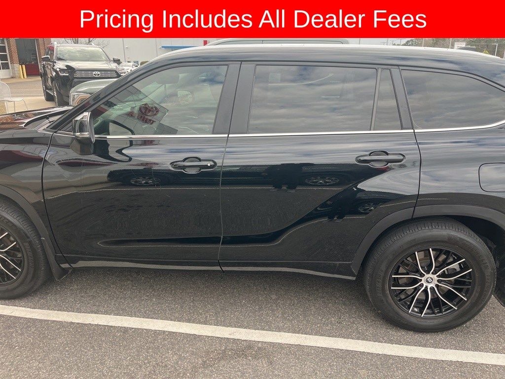 Used 2024 Toyota Highlander XLE SUV