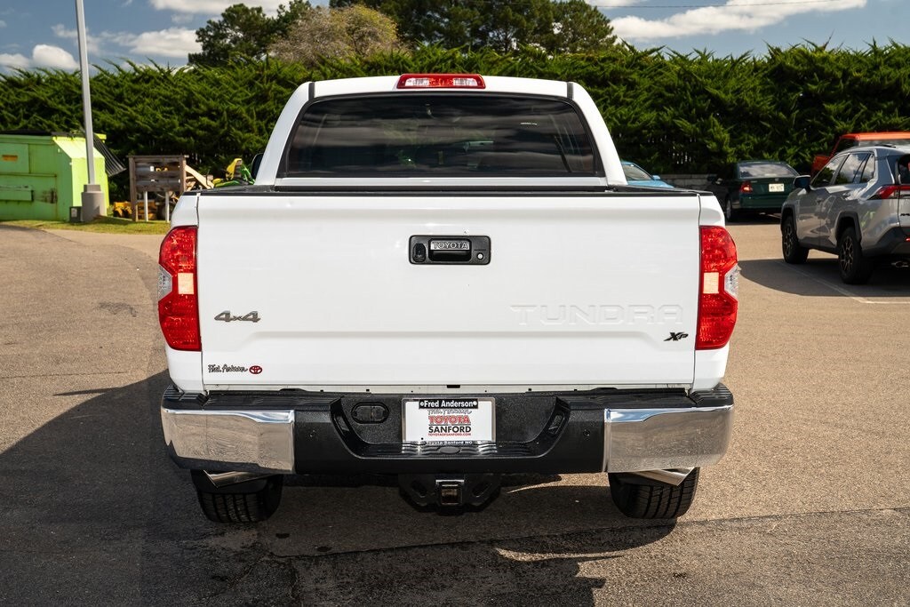 2017 Toyota Tundra CrewMax photo 4