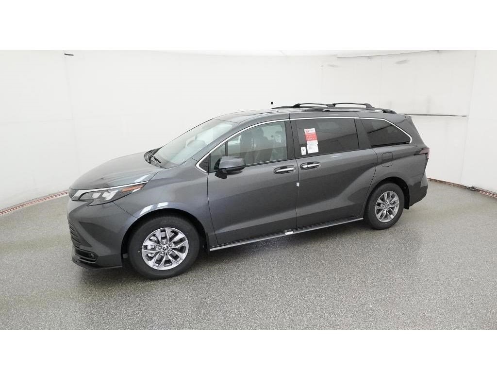 New 2025 Toyota Sienna XLE Van Passenger Van