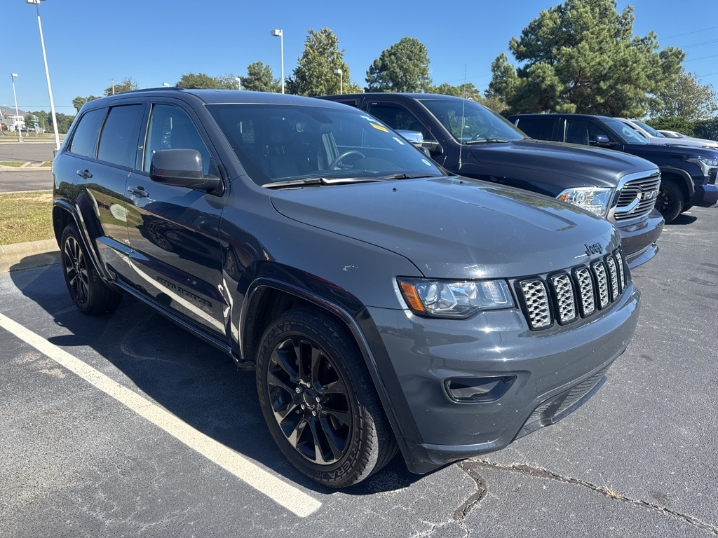 Used 2018 Jeep Grand Cherokee Altitude SUV