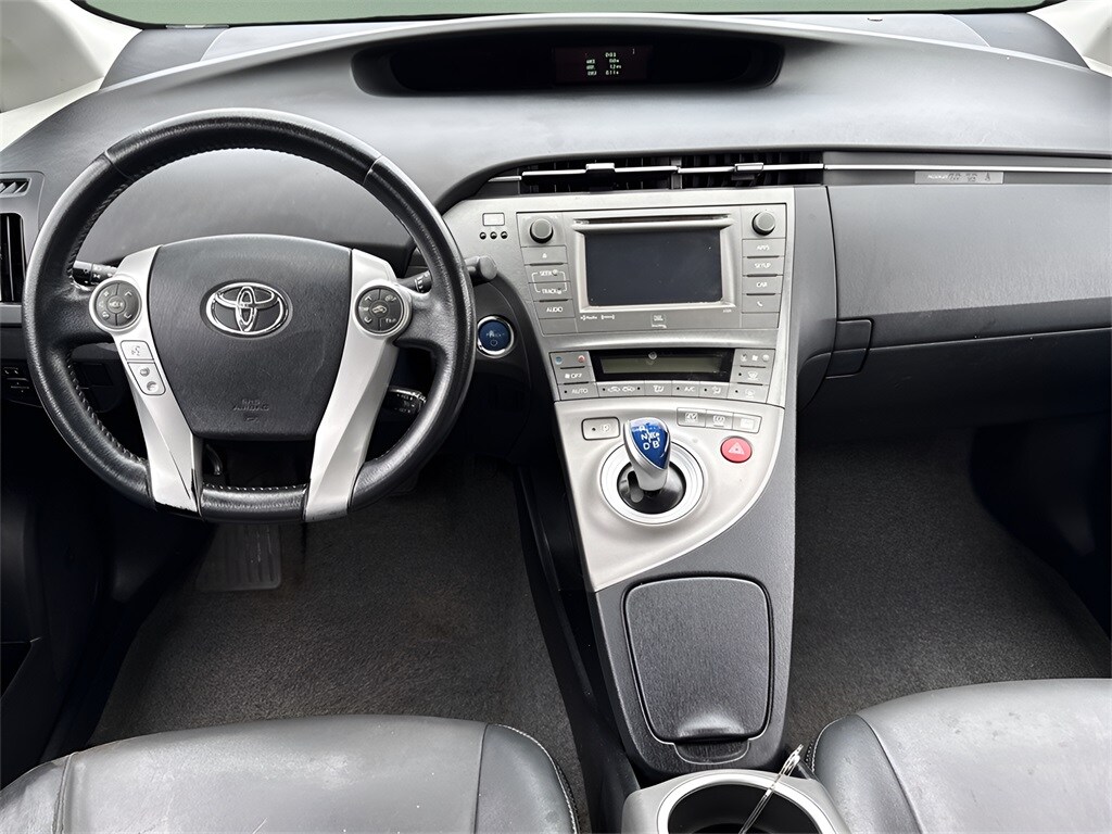 2013 Toyota Prius Four photo 2