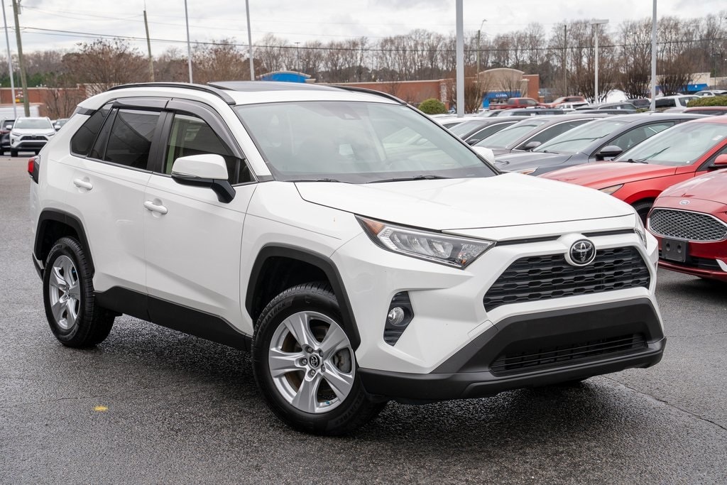 2019 Toyota RAV4 XLE's photo