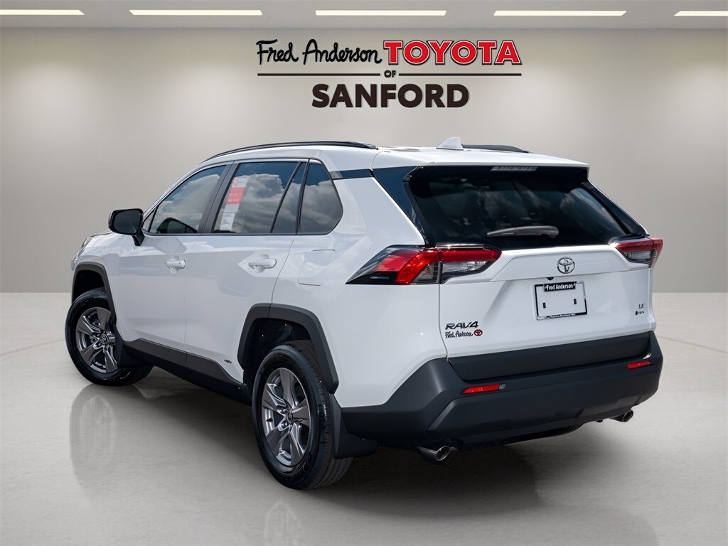 2025 Toyota RAV4 Hybrid LE photo 3