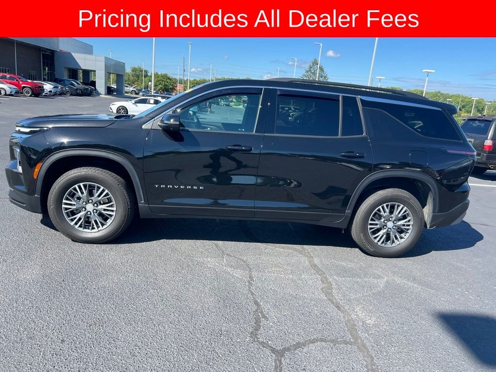 Used 2024 Chevrolet Traverse LT SUV